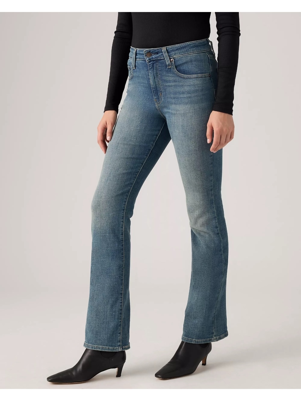 Levi's 725 High Rise Bootcut Jeans in Size 25, Classic Blue Denim